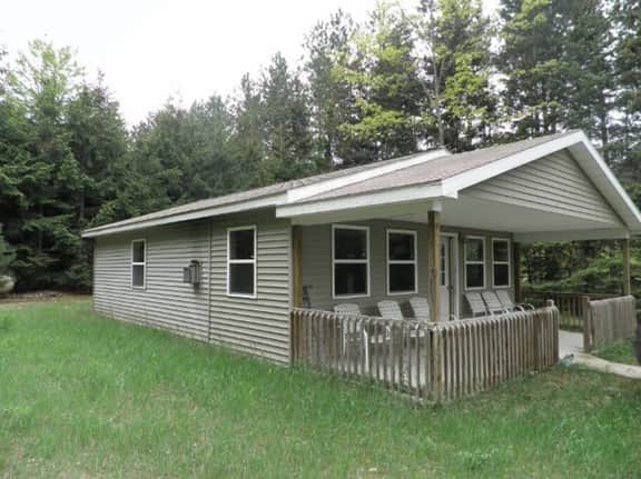 The Lazy Acorn Cabin - Image 2